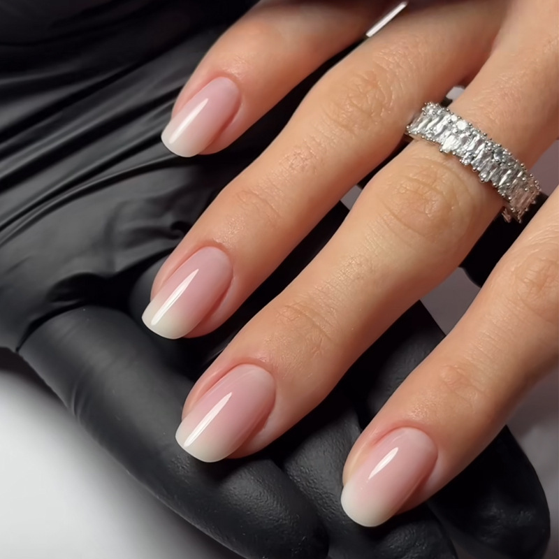 Nail Art Inspo - 24枚入り シンプルバレエグリッター 取り外し可能ネイル ピンクグラデーションフレンチスクエア 付け爪 ショートフルカバーネイルチップ
