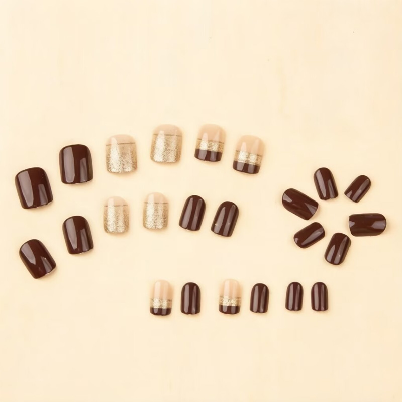 女性用ショートスクエアフェイクネイル、光沢のあるブラウンのチ - Nail Art Inspo のレビューと価格