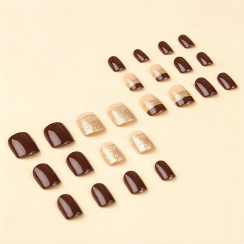 女性用ショートスクエアフェイクネイル、光沢のあるブラウンのチ - Nail Art Inspo のレビューと価格